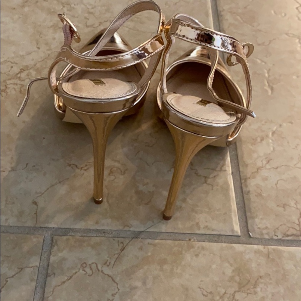 Metallic gold heels - Picture 3 of 4